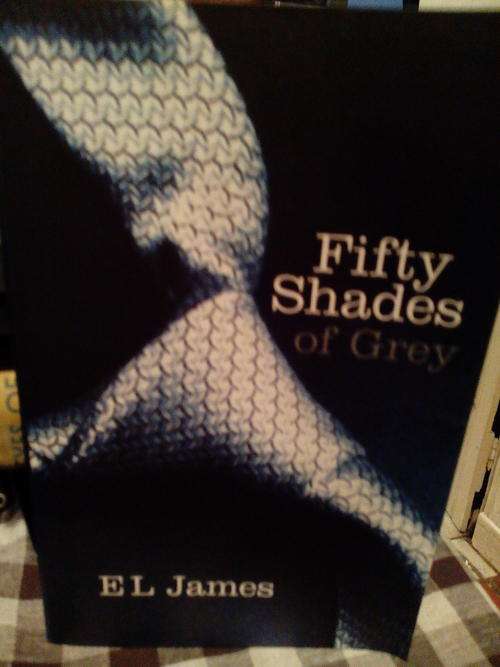 Fifty shades of  grey - EL James